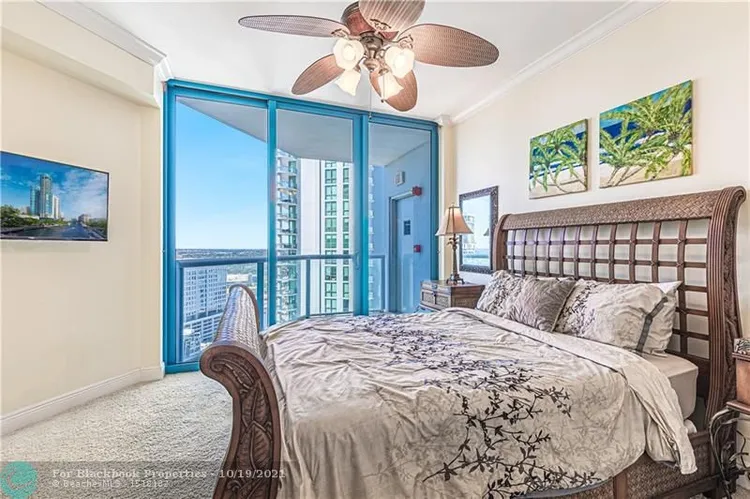 Las Olas River House #2804 image #12