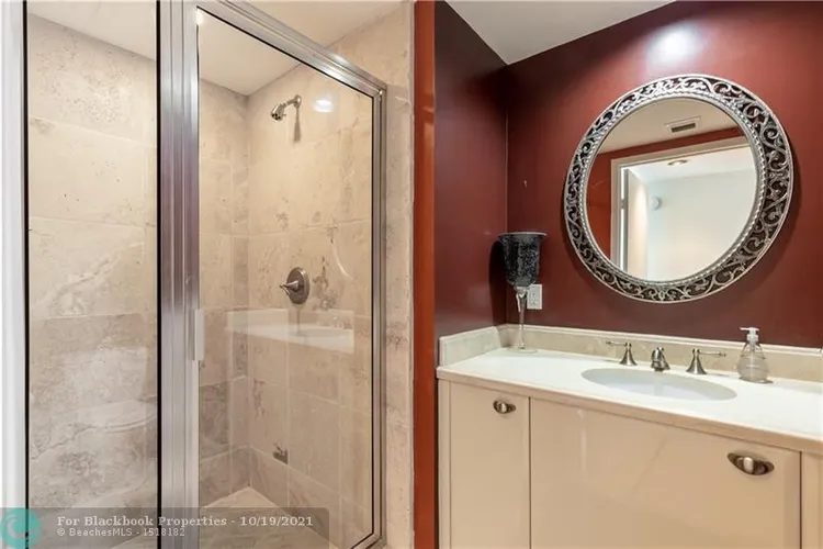 Las Olas River House #2804 image #17