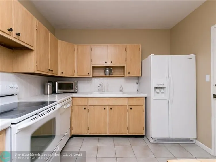 Sunrise Tower #9G image #20