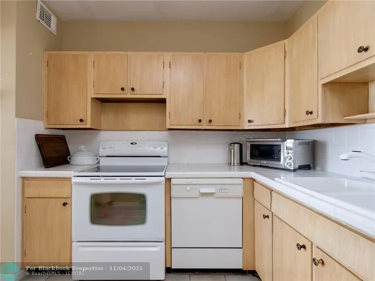 Sunrise Tower #9G image #21