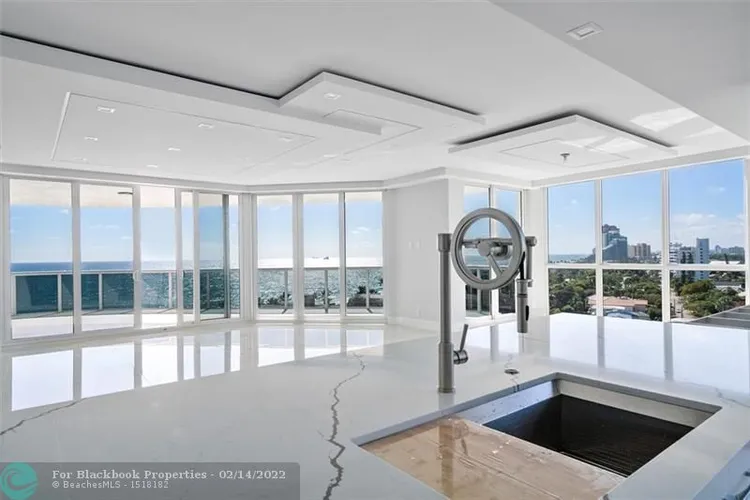 L'Hermitage South Tower #1010 image #10