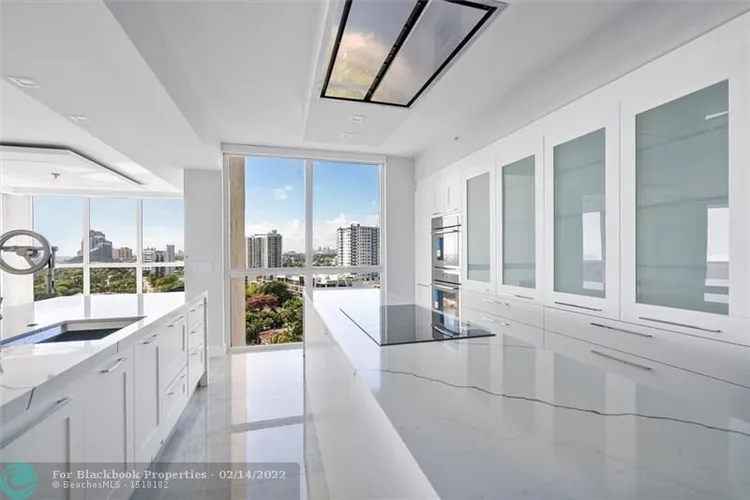 L'Hermitage South Tower #1010 image #11