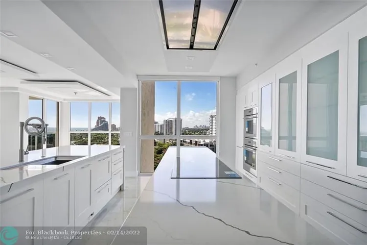 L'Hermitage South Tower #1010 image #12