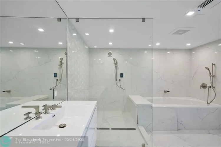 L'Hermitage South Tower #1010 image #16