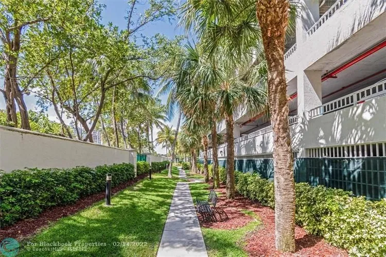 L'Hermitage South Tower #1010 image #46