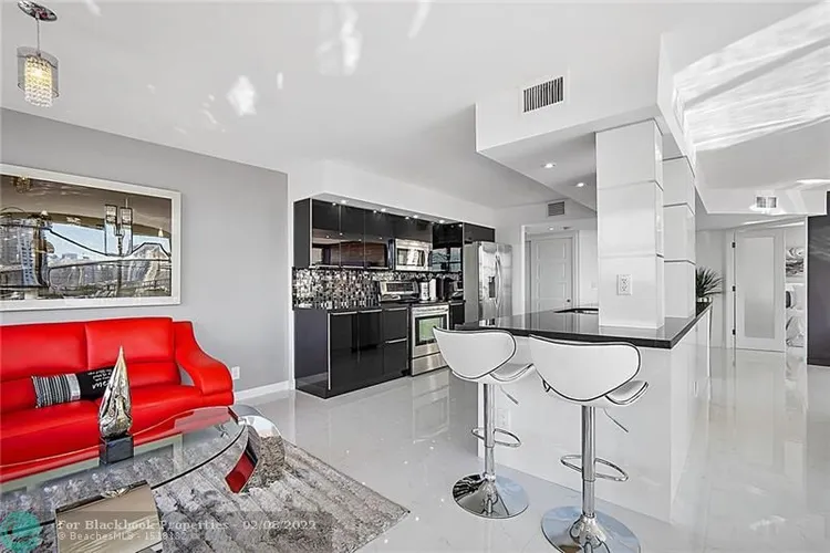 200 Leslie Condo #1030 image #10