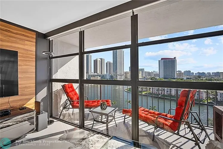 200 Leslie Condo #1030 image #13