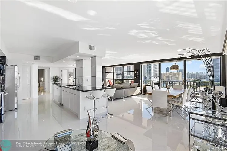 200 Leslie Condo #1030 image #14