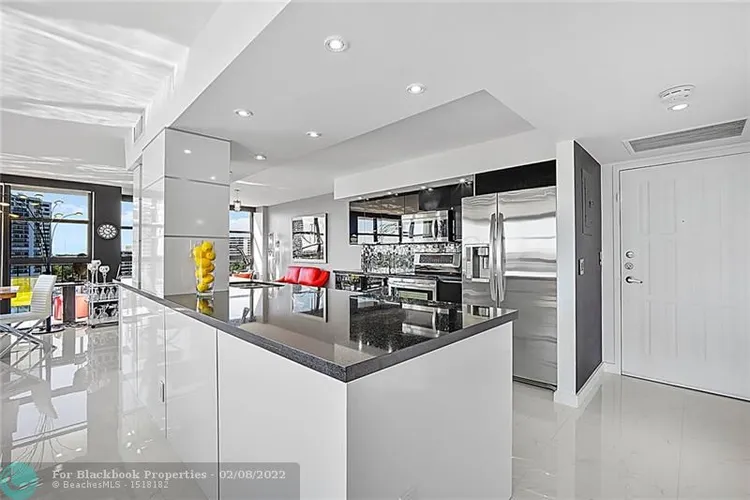 200 Leslie Condo #1030 image #15