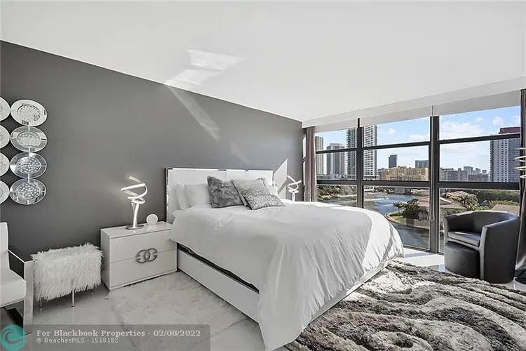 200 Leslie Condo #1030 image #20