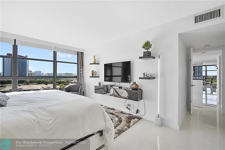 200 Leslie Condo #1030 image #21