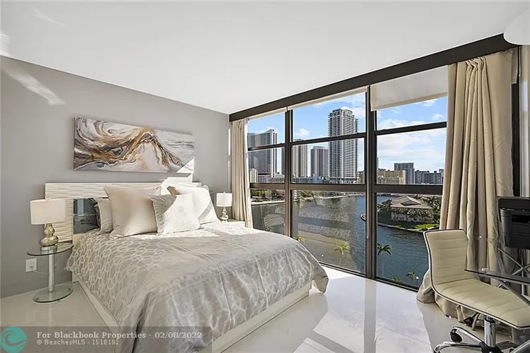 200 Leslie Condo #1030 image #28