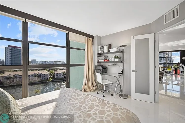 200 Leslie Condo #1030 image #29