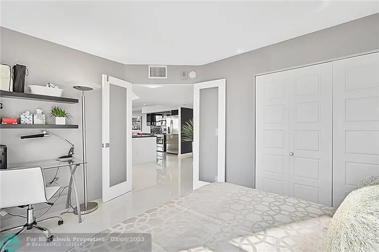 200 Leslie Condo #1030 image #30