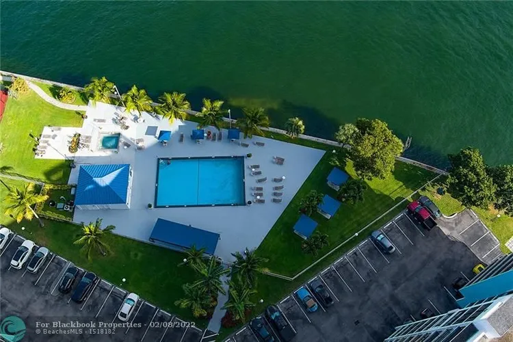 200 Leslie Condo #1030 image #41