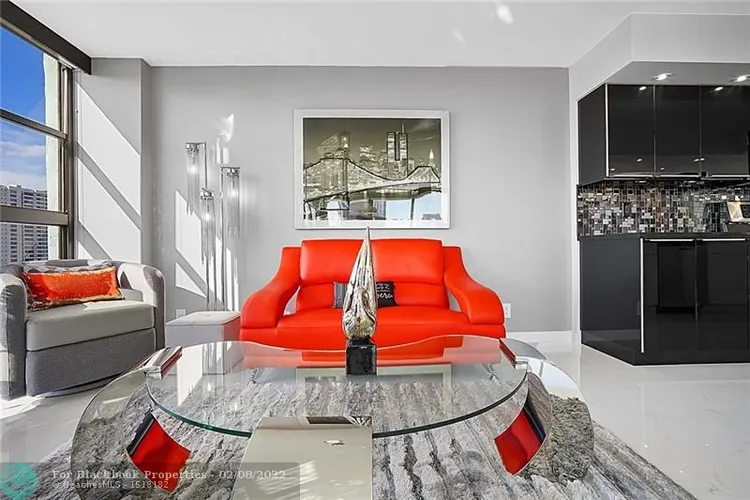 200 Leslie Condo #1030 image #8