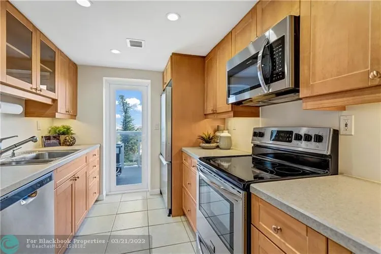 Embassy Towers #5-D image #12