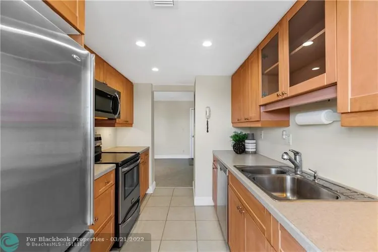 Embassy Towers #5-D image #13