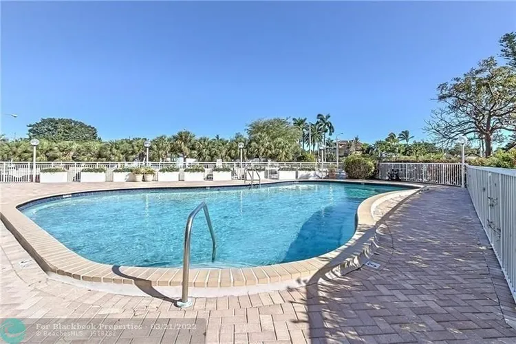 Embassy Towers #5-D image #31