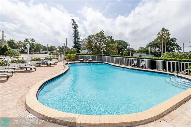 Embassy Towers #5-D image #32