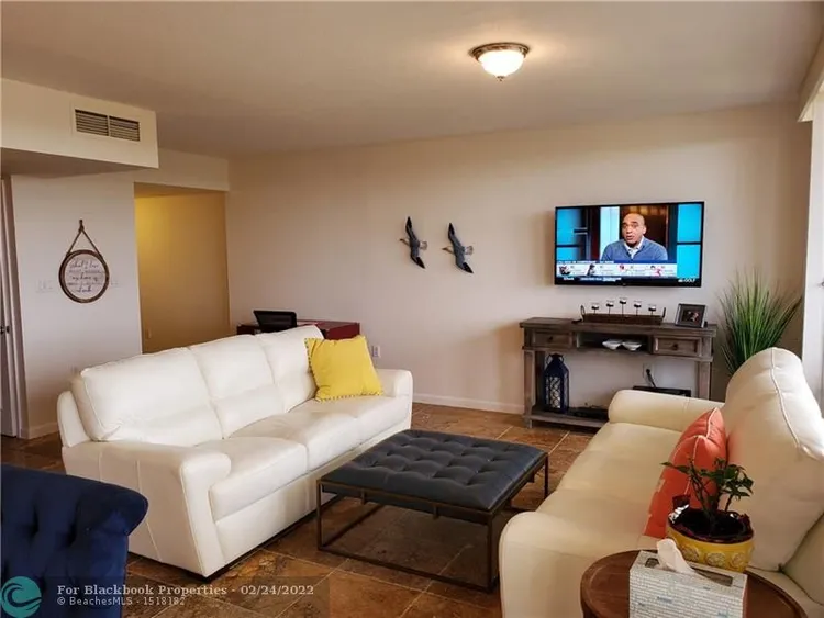 The Vue #603N image #16