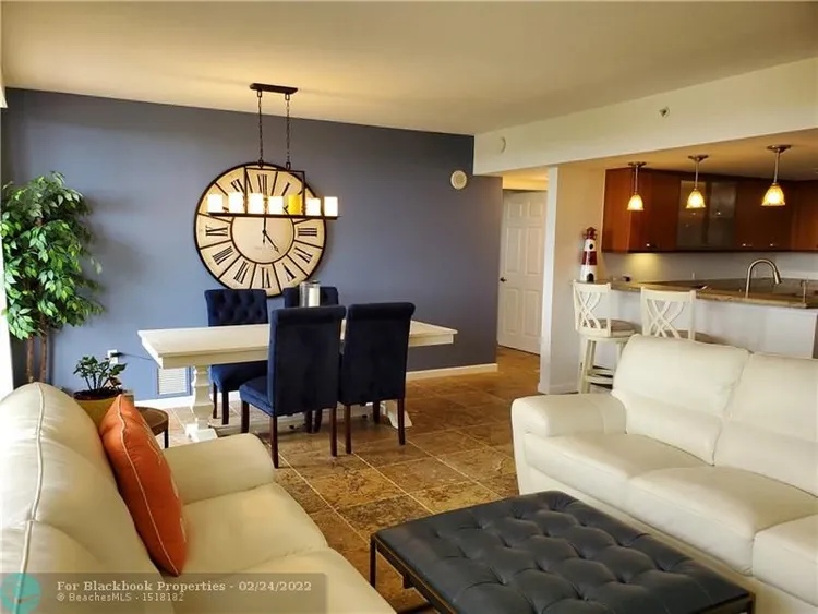 The Vue #603N image #17