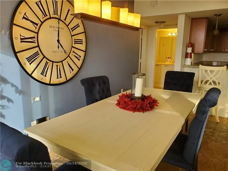 The Vue #603N image #18