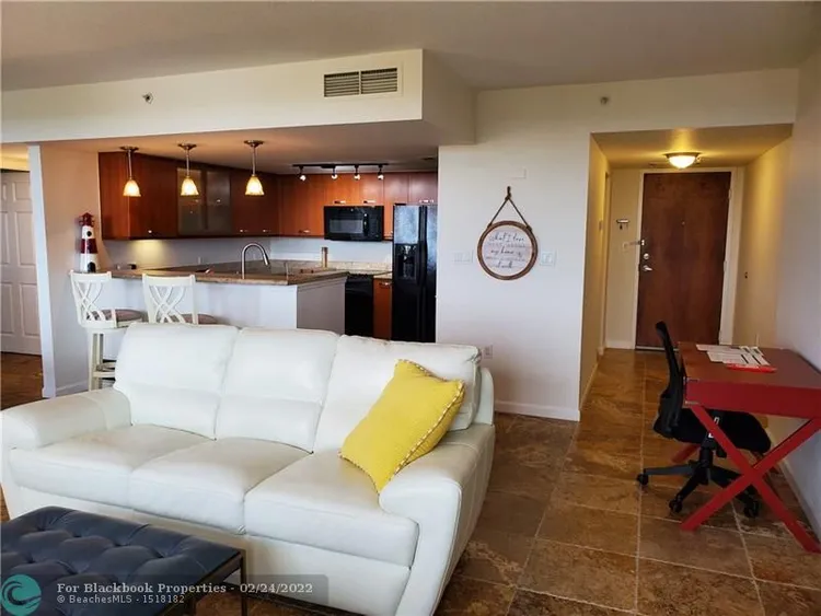 The Vue #603N image #20