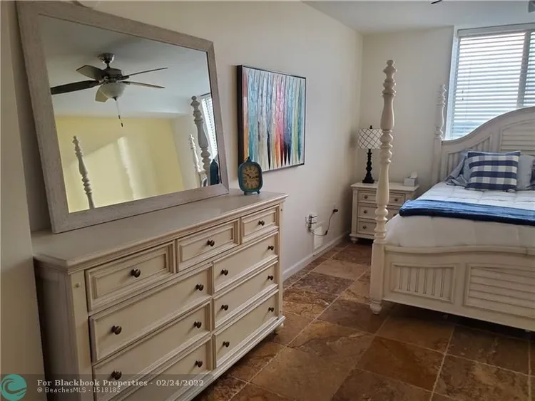 The Vue #603N image #36