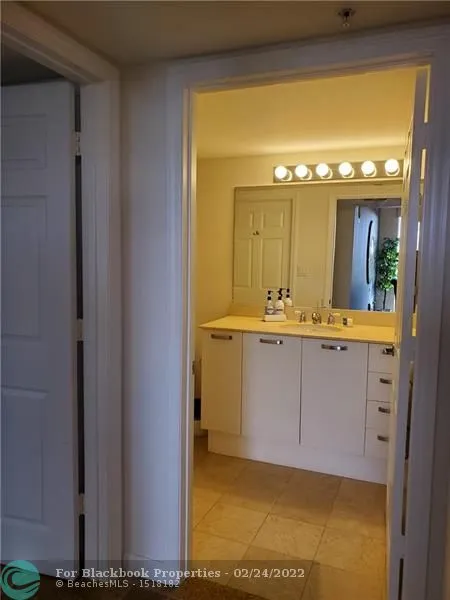 The Vue #603N image #43