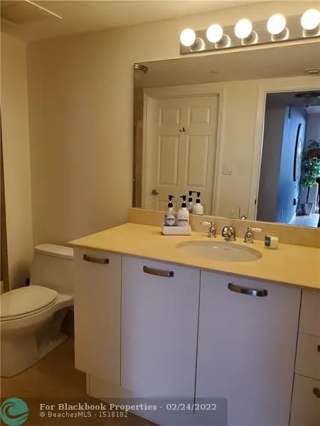 The Vue #603N image #44