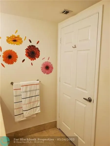 The Vue #603N image #47