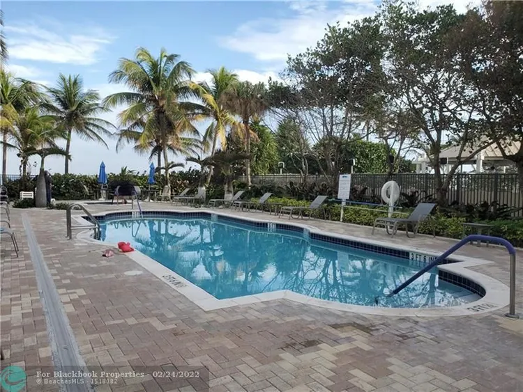 The Vue #603N image #51