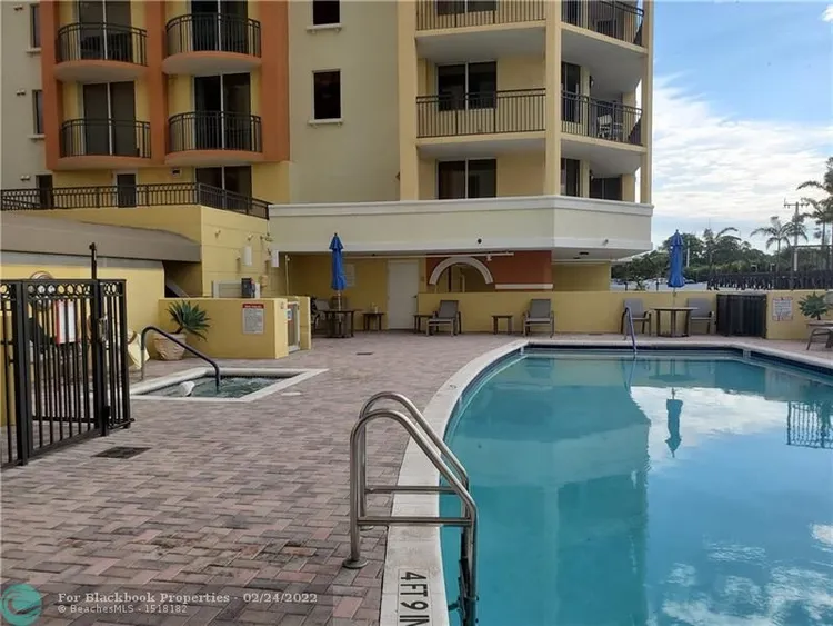 The Vue #603N image #64