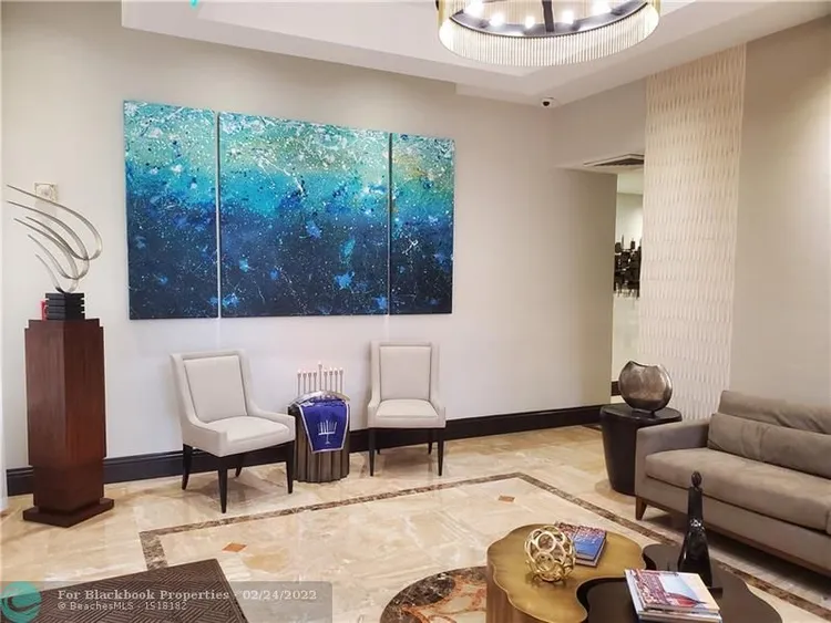 The Vue #603N image #7