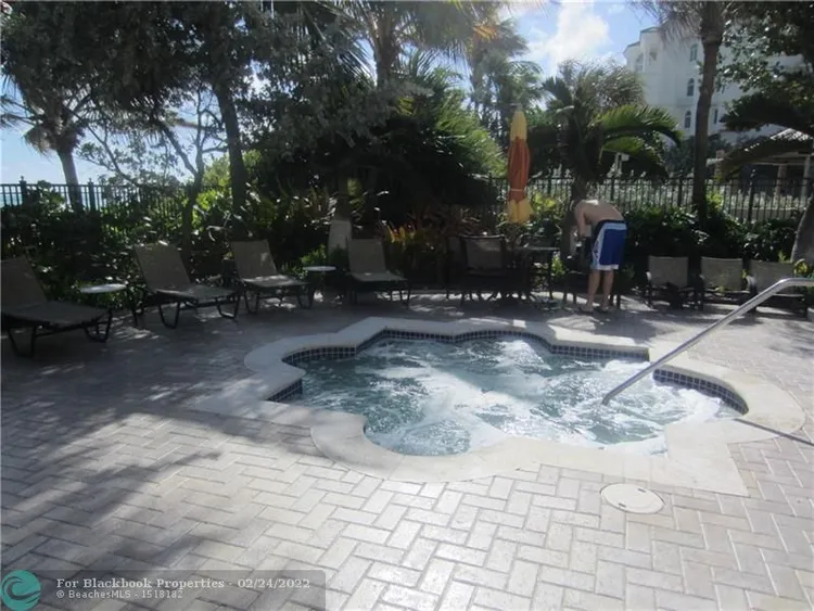 The Vue #603N image #85