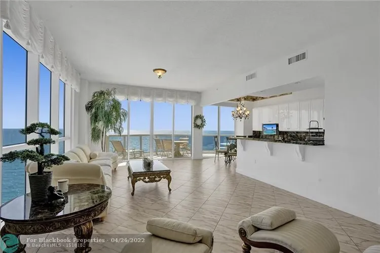 L'Ambiance #2402 image #11