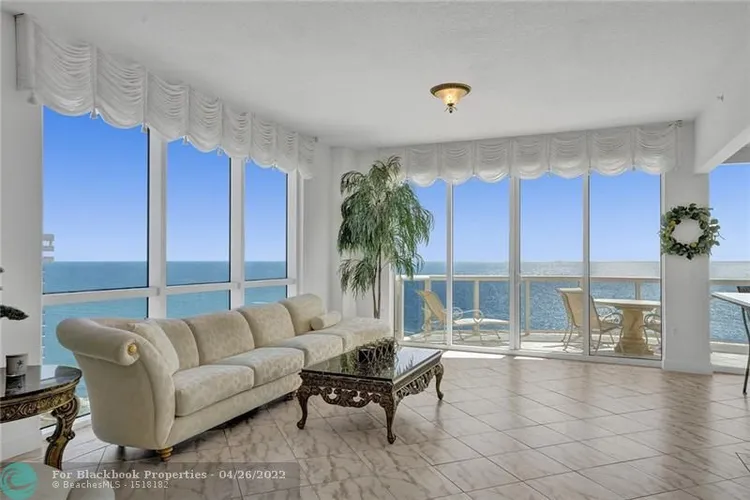 L'Ambiance #2402 image #12