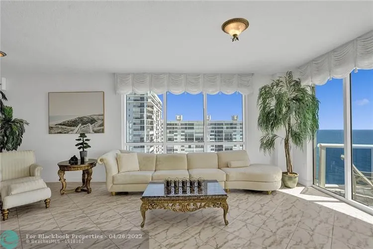 L'Ambiance #2402 image #13