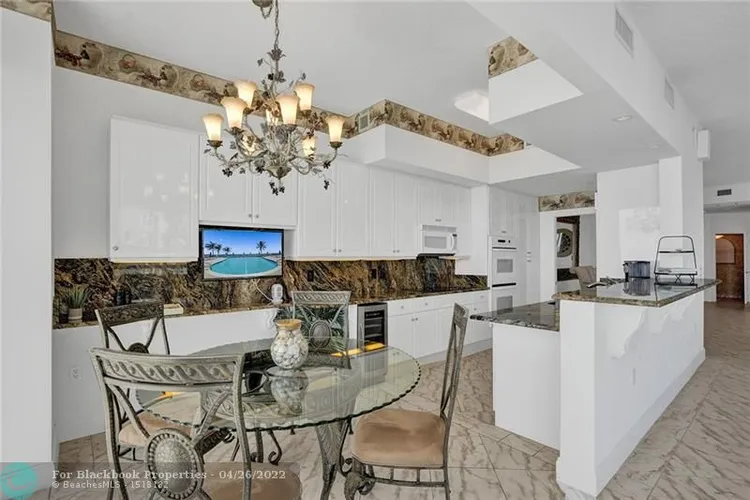 L'Ambiance #2402 image #14