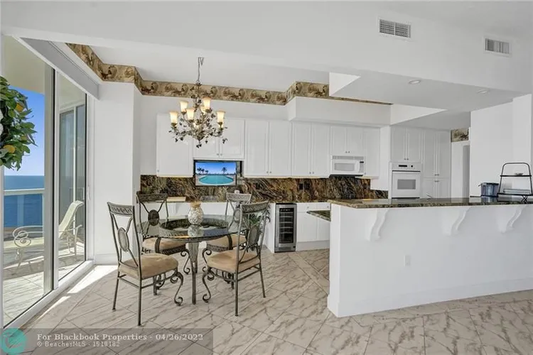 L'Ambiance #2402 image #15