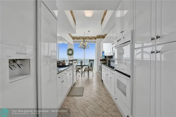 L'Ambiance #2402 image #20