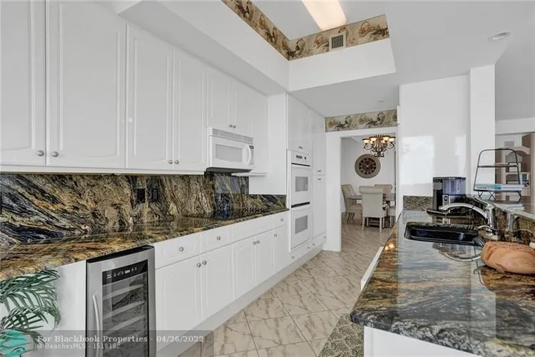 L'Ambiance #2402 image #23