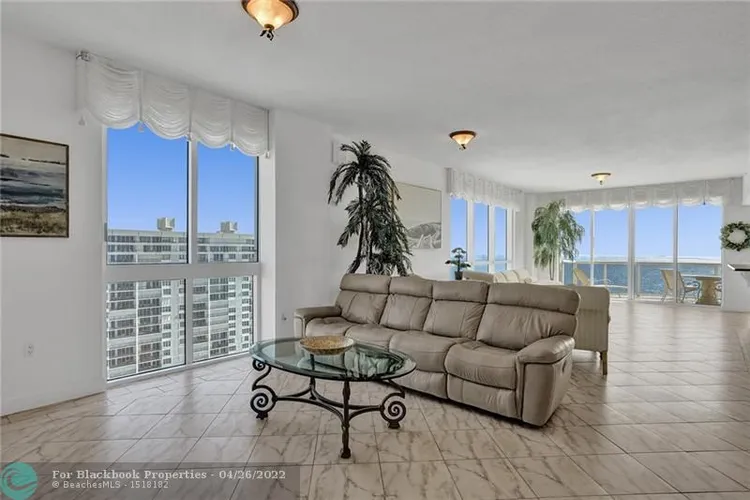 L'Ambiance #2402 image #28