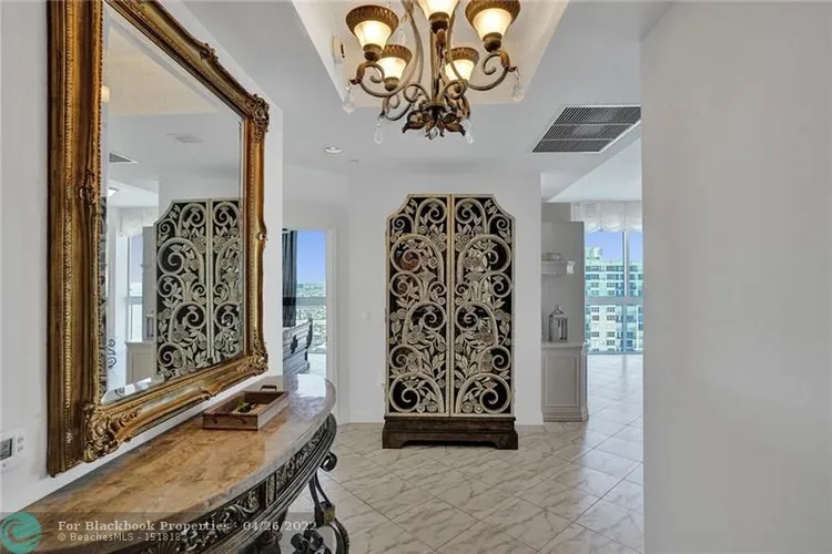 L'Ambiance #2402 image #36