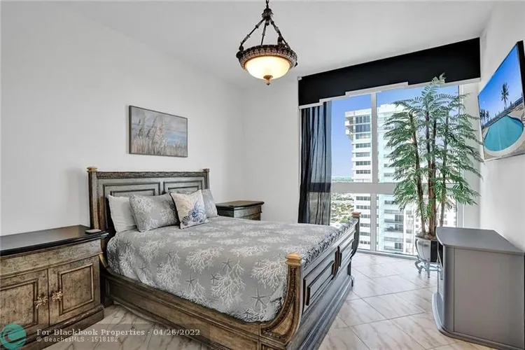 L'Ambiance #2402 image #37