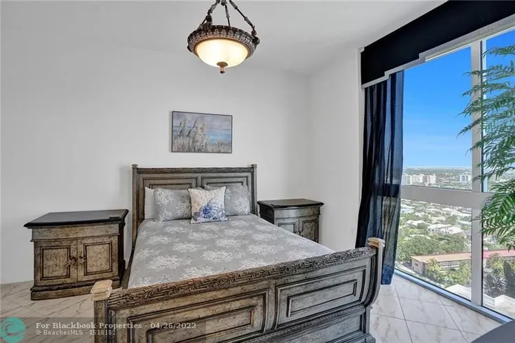 L'Ambiance #2402 image #40