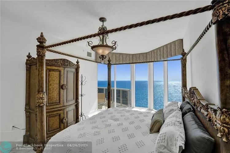 L'Ambiance #2402 image #48