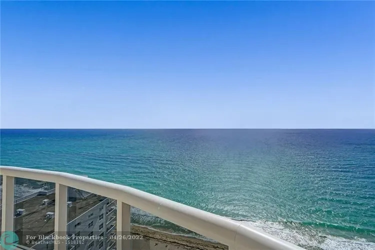 L'Ambiance #2402 image #6