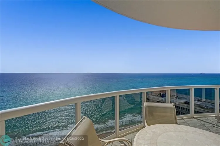 L'Ambiance #2402 image #7